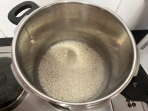 お米を炊くイメージ